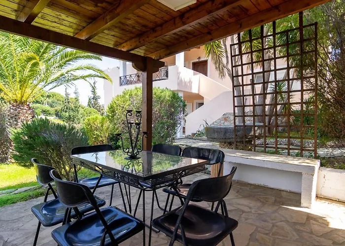 Maison With Apartments Near To The Beach