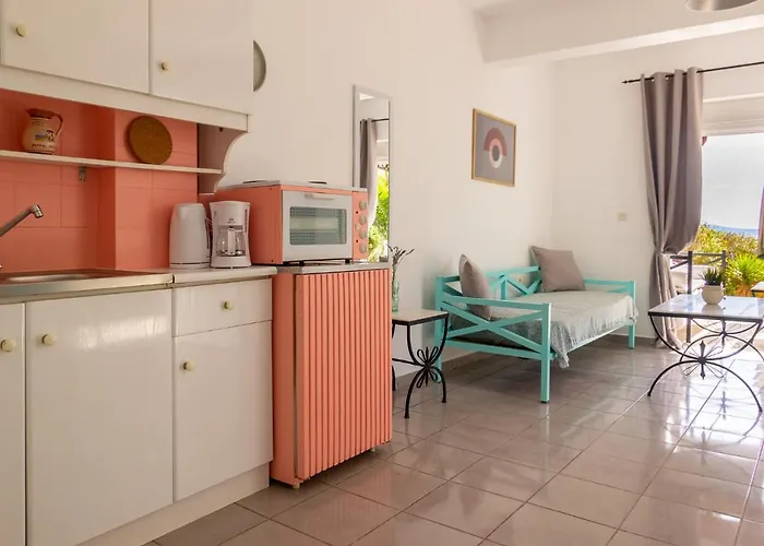 Maison With Apartments Near To The Beach