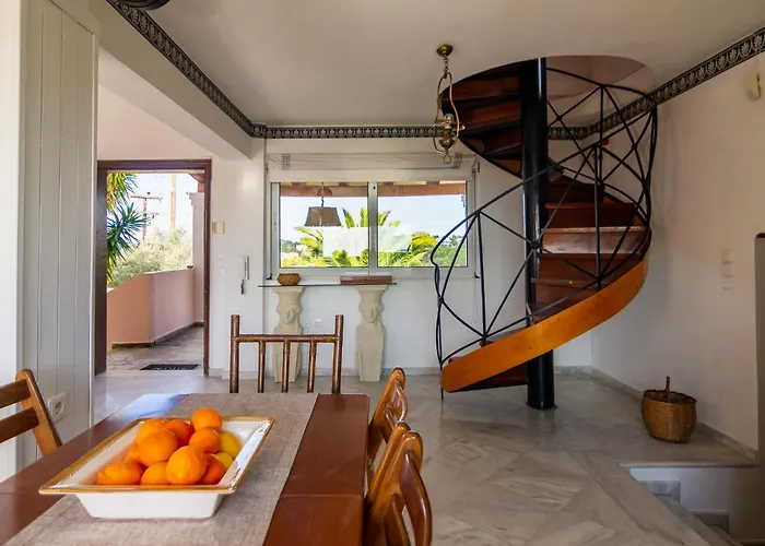 Maison With Apartments Near To The Beach